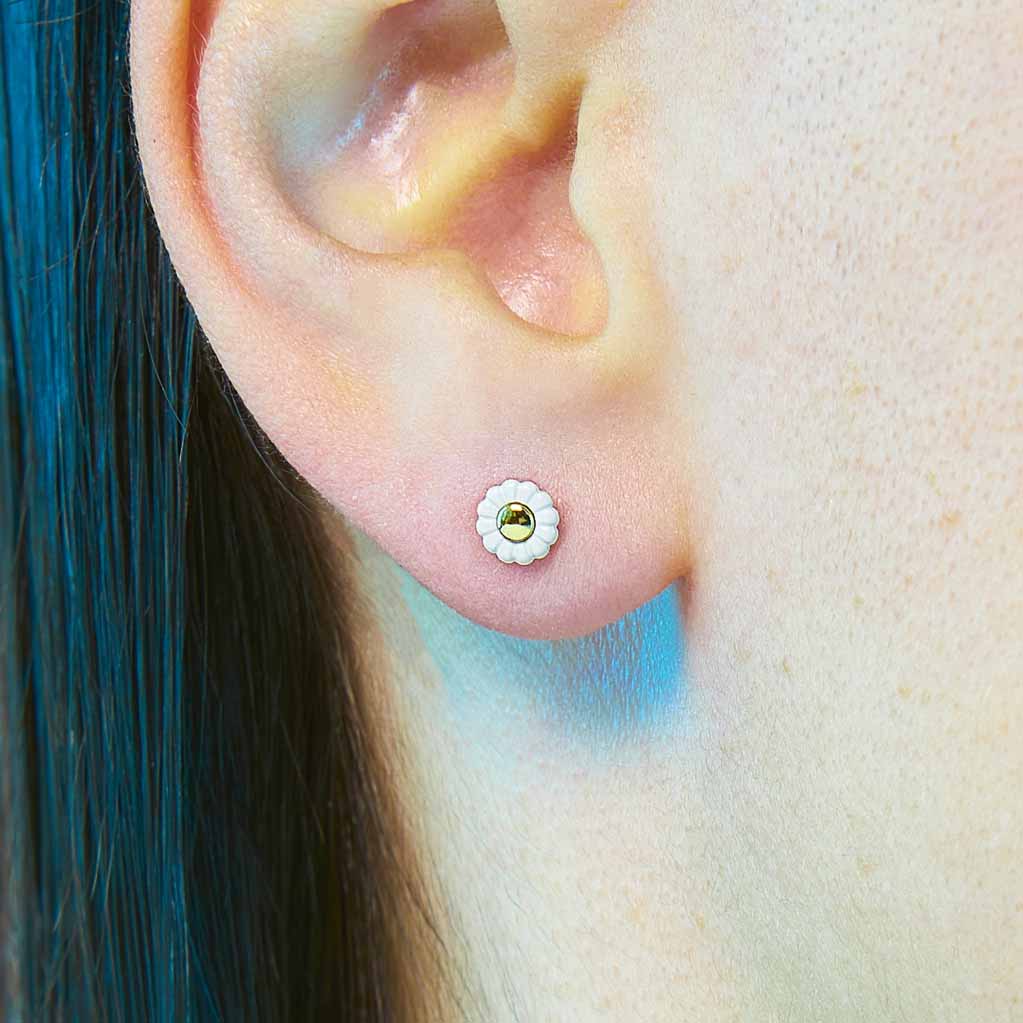 Daisy Flat Back Earring
